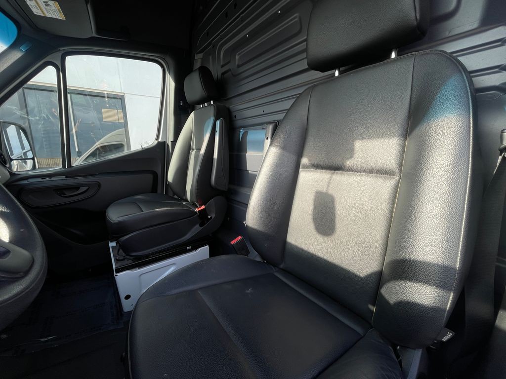 2022 Mercedes-Benz Sprinter Image 11
