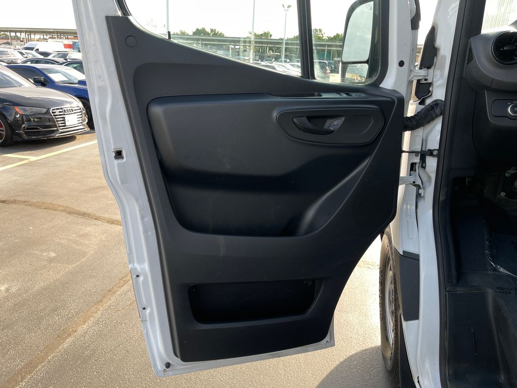 2022 Mercedes-Benz Sprinter Image 12