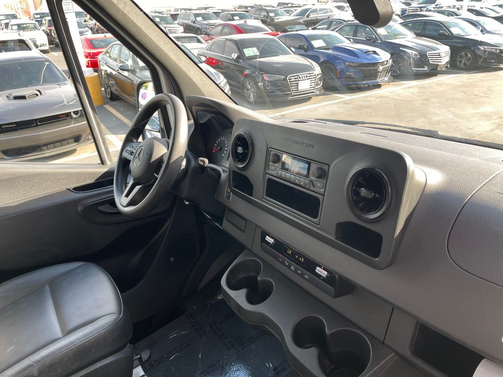 2022 Mercedes-Benz Sprinter Image 17