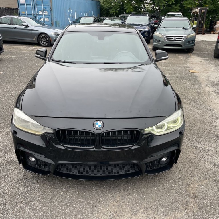 2016 BMW 3 Series Image 2