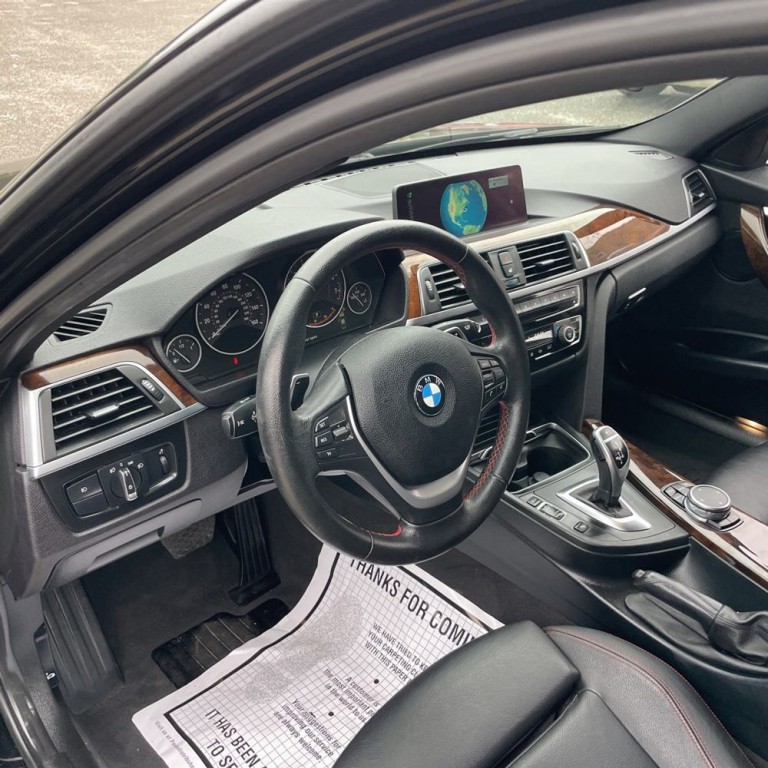 2016 BMW 3 Series Image 11
