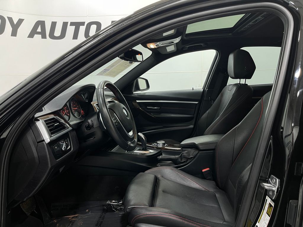 2016 BMW 3 Series Image 13
