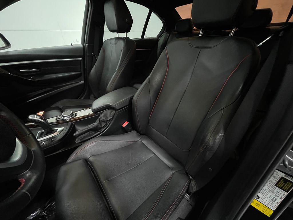 2016 BMW 3 Series Image 14