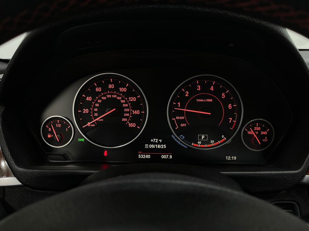2016 BMW 3 Series Image 22