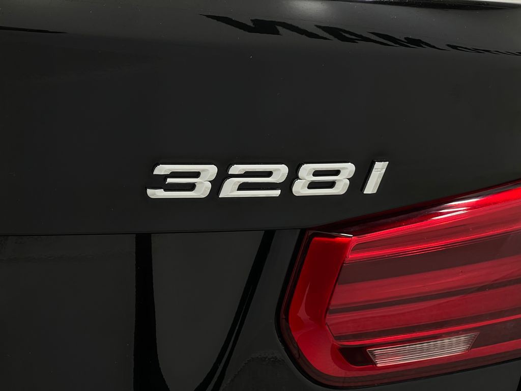 2016 BMW 3 Series Image 34