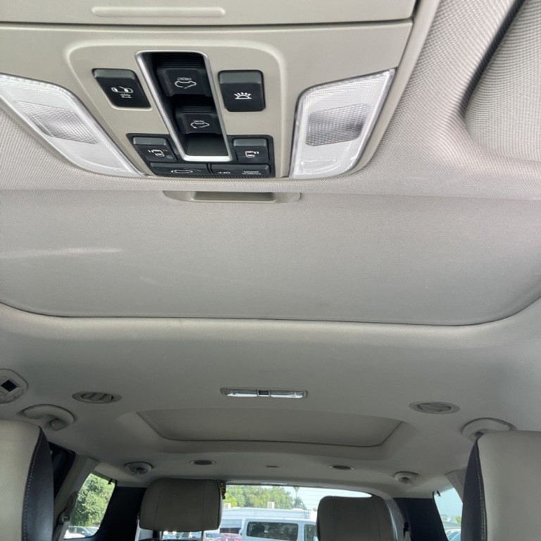2017 Kia Sedona Image 18