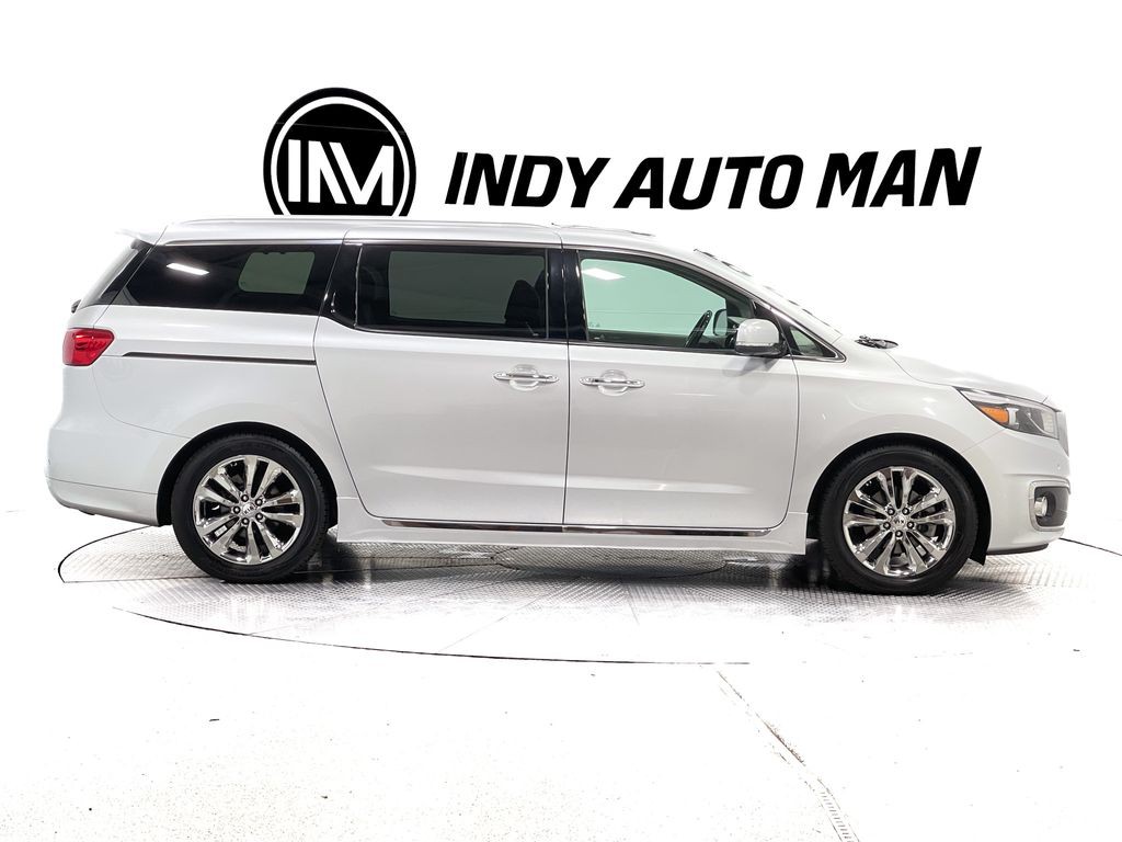 2017 Kia Sedona Image 3