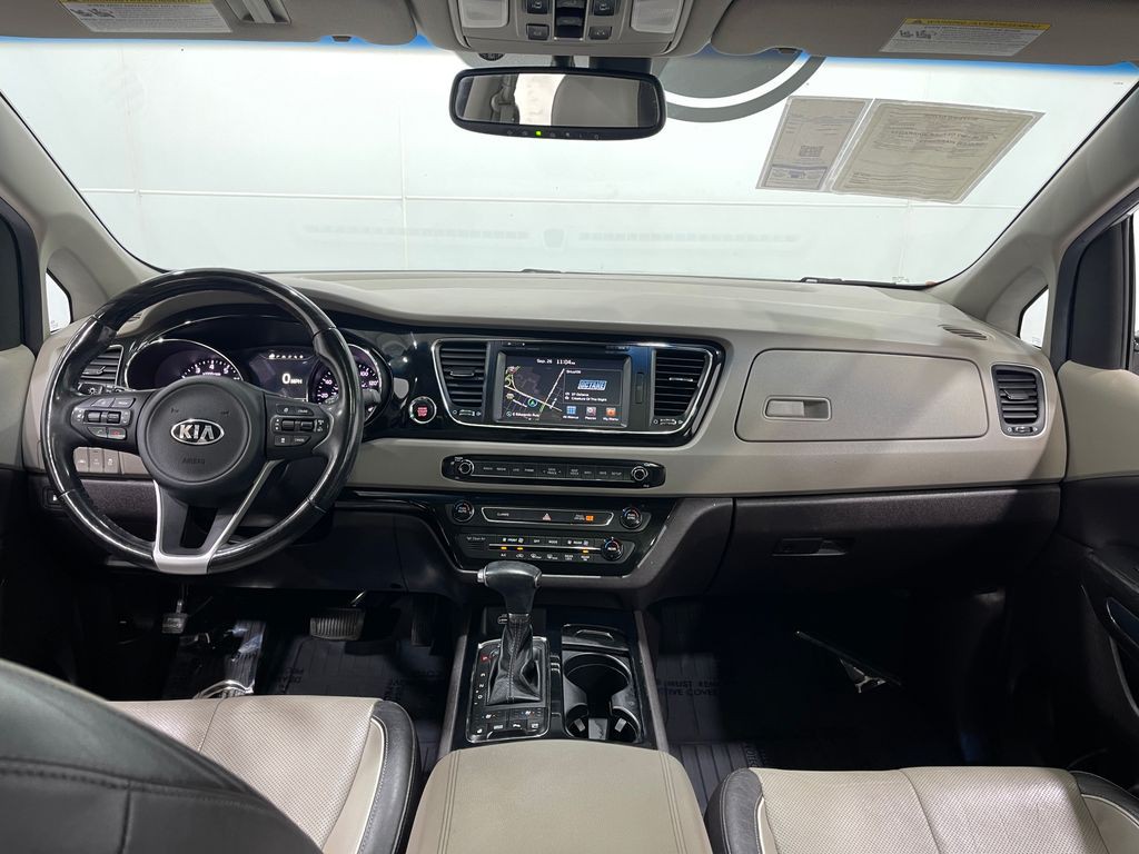 2017 Kia Sedona Image 20