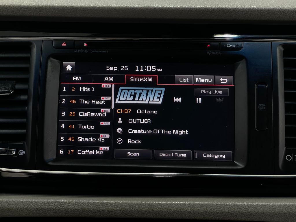 2017 Kia Sedona Image 25