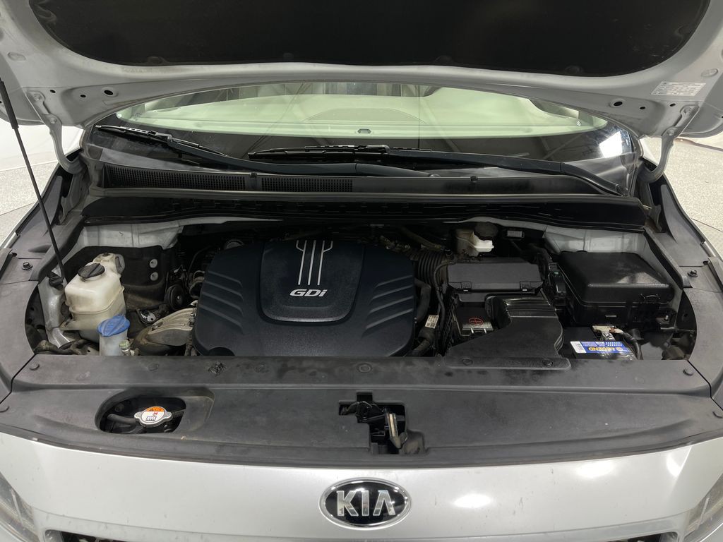 2017 Kia Sedona Image 28