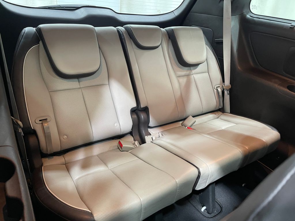 2017 Kia Sedona Image 33