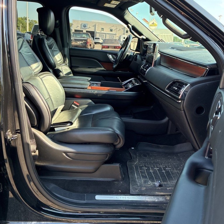 2018 Lincoln Navigator Image 10