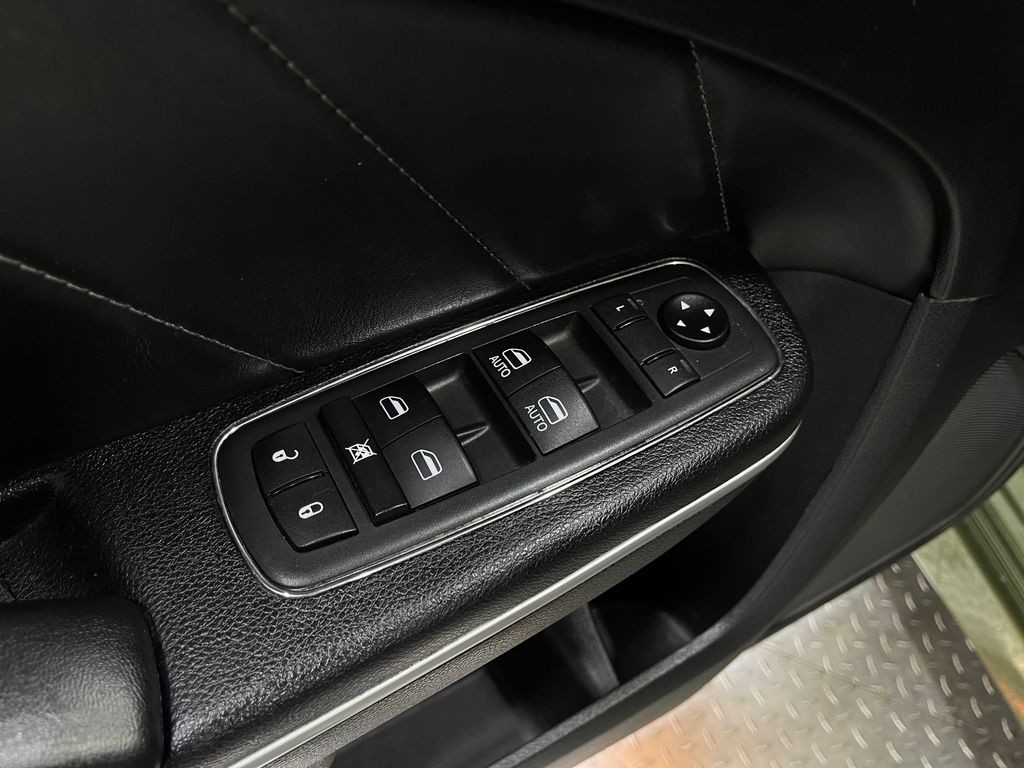 2020 Dodge Charger Image 16