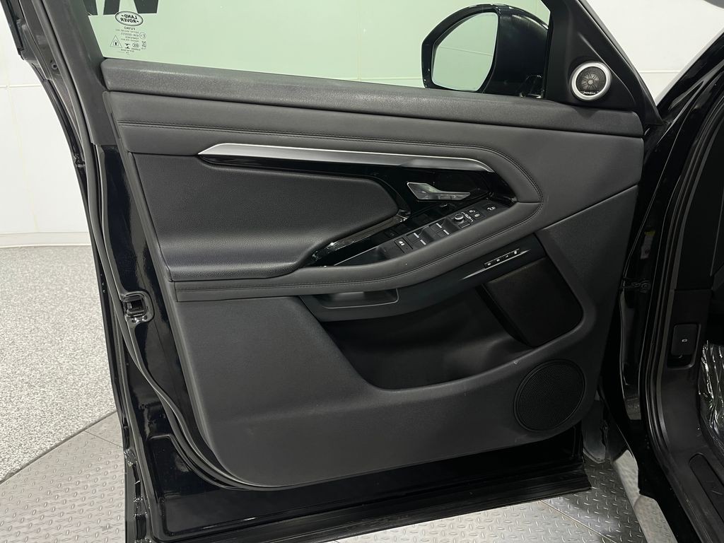 2020 Land Rover Range Rover Evoque Image 16