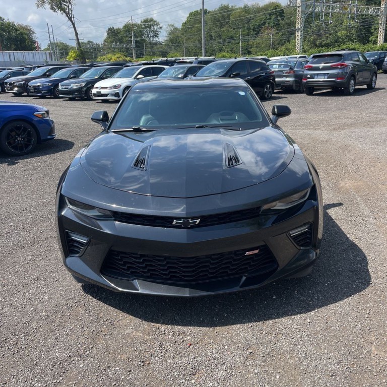 2017 Chevrolet Camaro Image 2