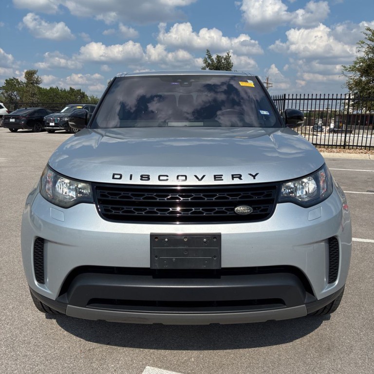 2018 Land Rover Discovery Image 2