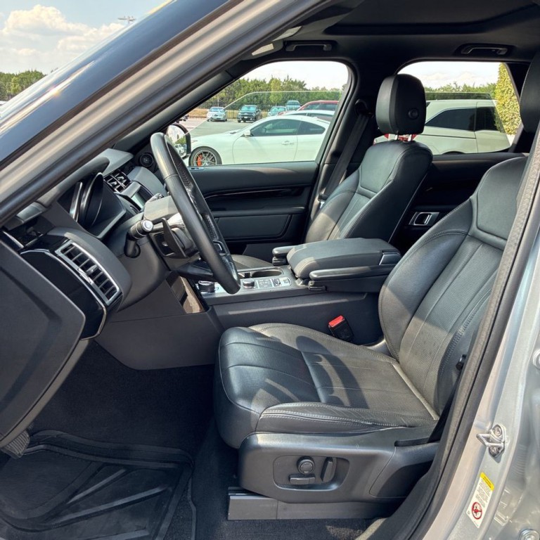 2018 Land Rover Discovery Image 9