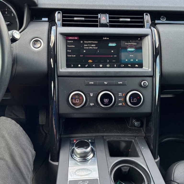 2018 Land Rover Discovery Image 14