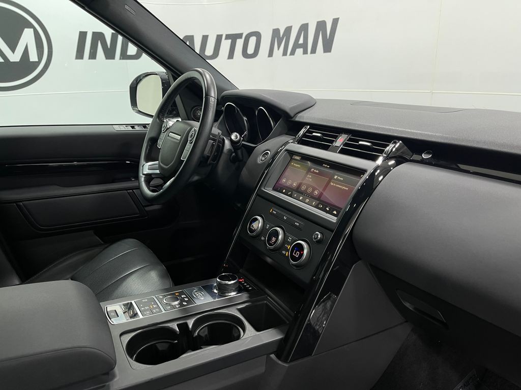 2018 Land Rover Discovery Image 21