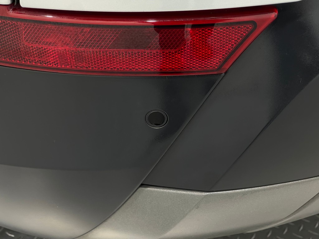 2018 Land Rover Discovery Image 13