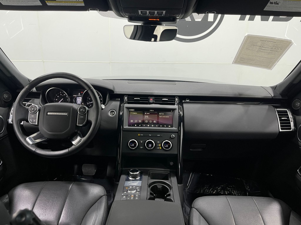 2018 Land Rover Discovery Image 20