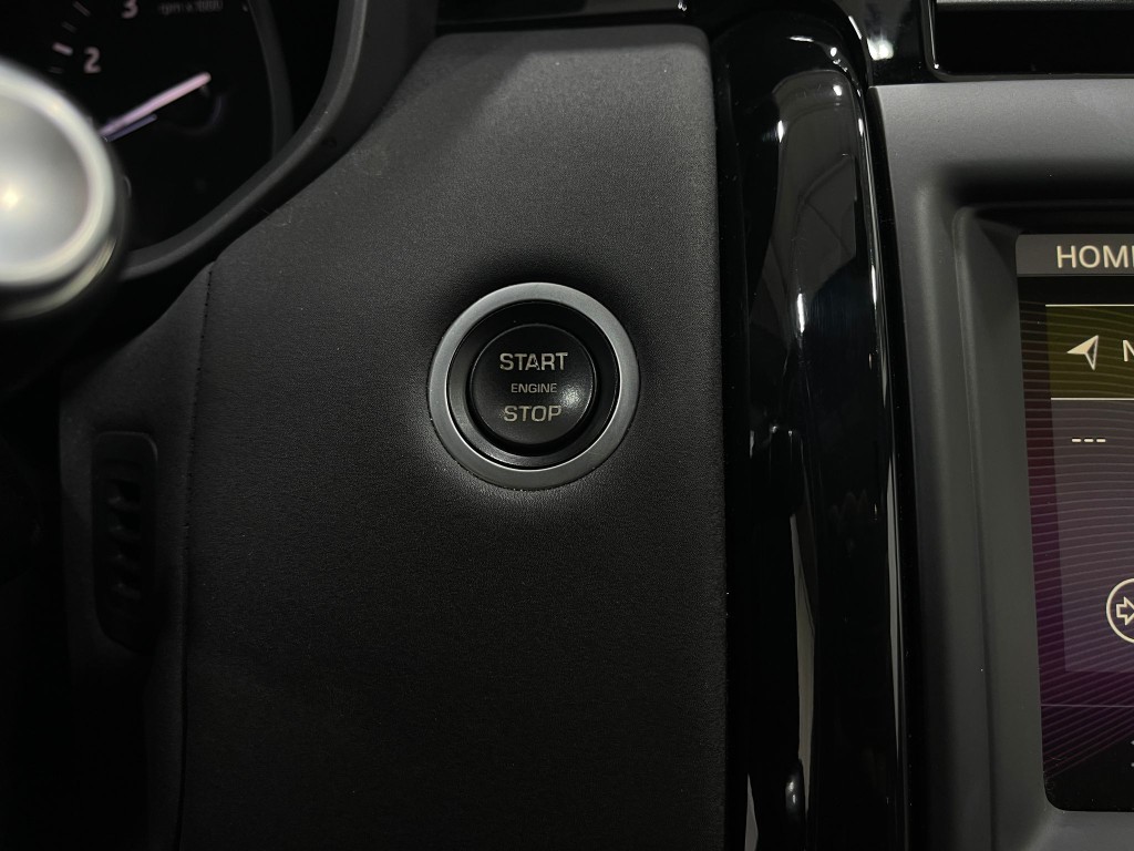 2018 Land Rover Discovery Image 22