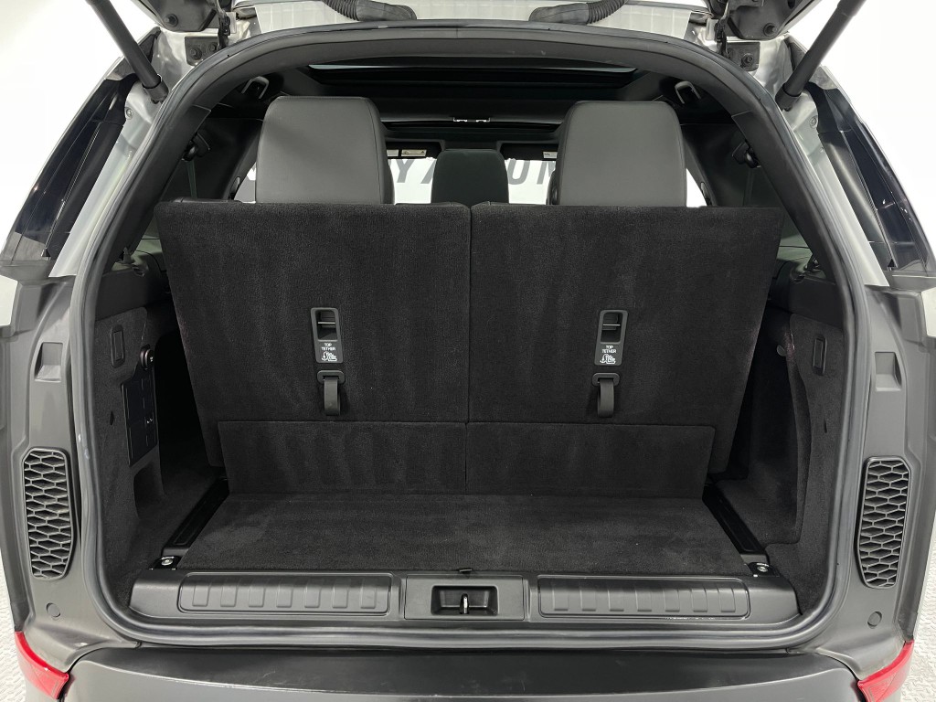 2018 Land Rover Discovery Image 27