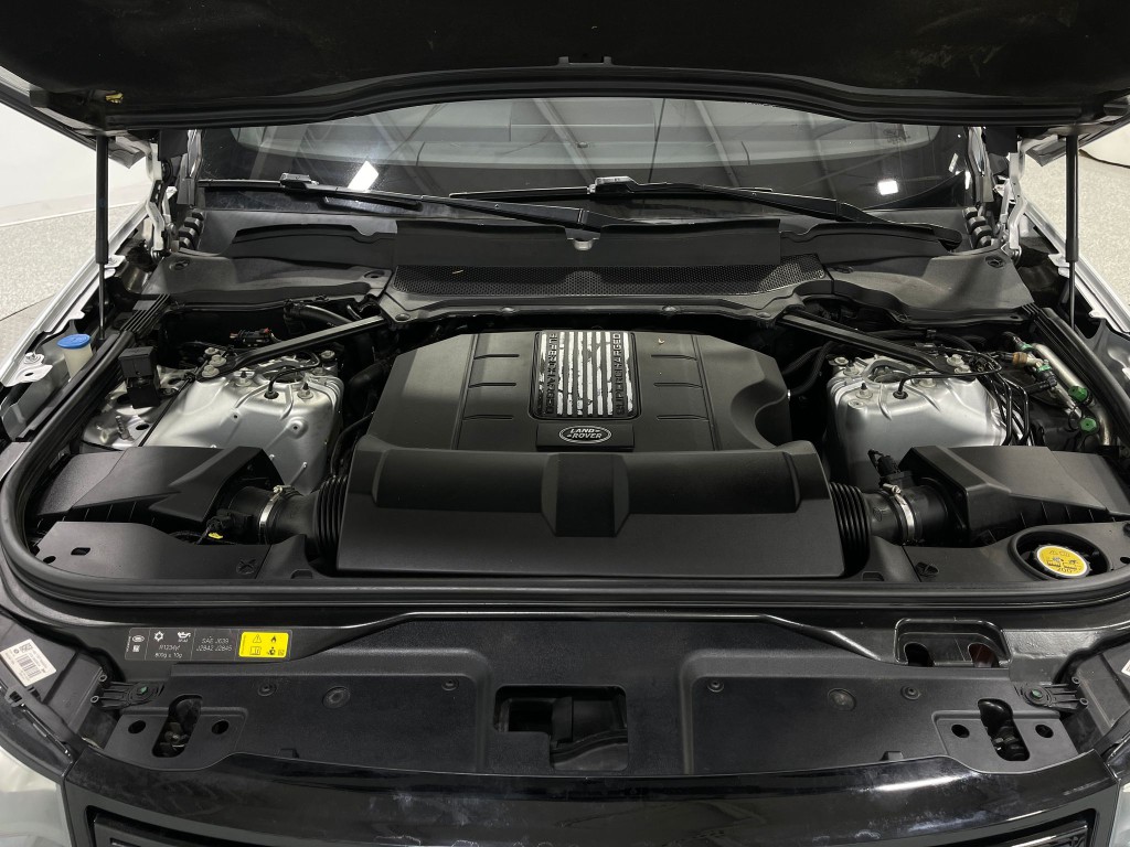 2018 Land Rover Discovery Image 28