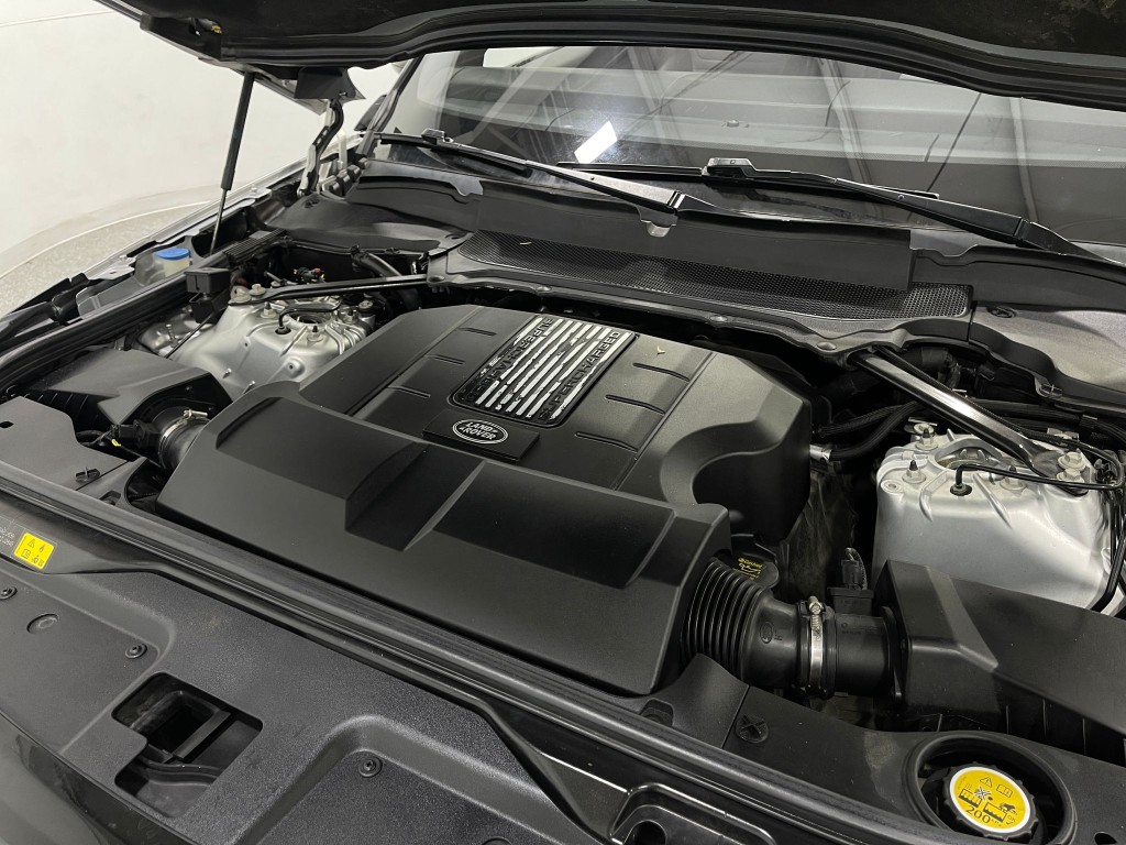 2018 Land Rover Discovery Image 29