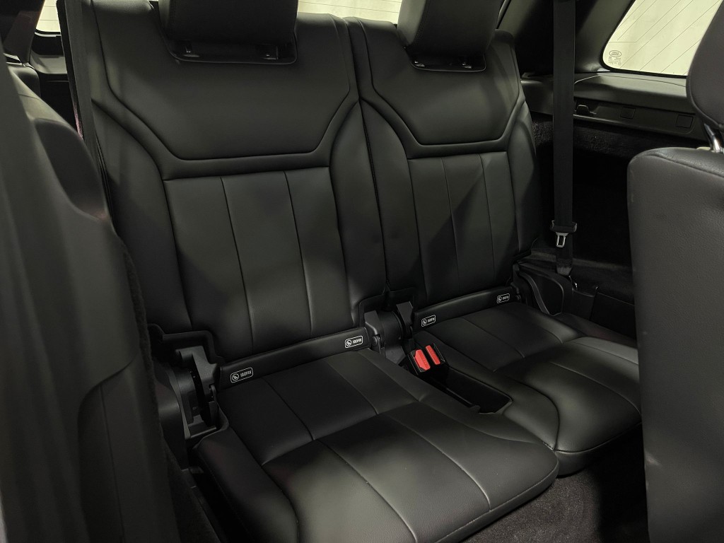 2018 Land Rover Discovery Image 33