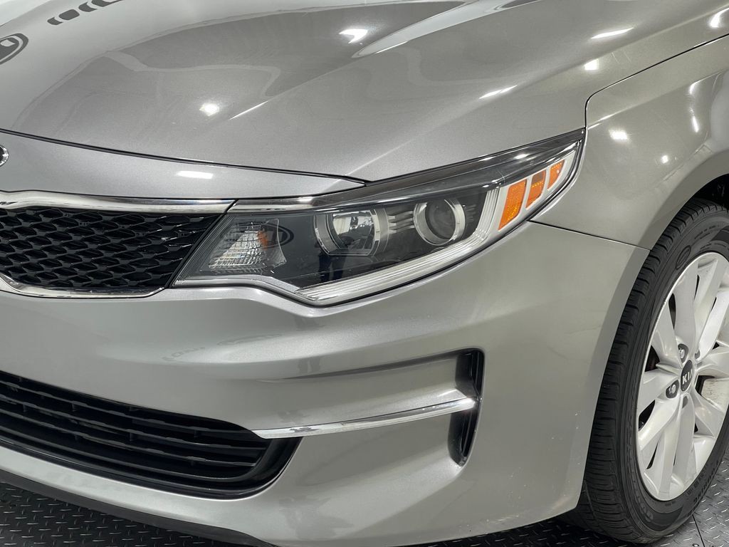 2018 Kia Optima Image 32