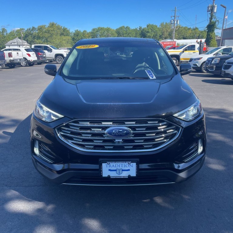 2019 Ford Edge Image 2