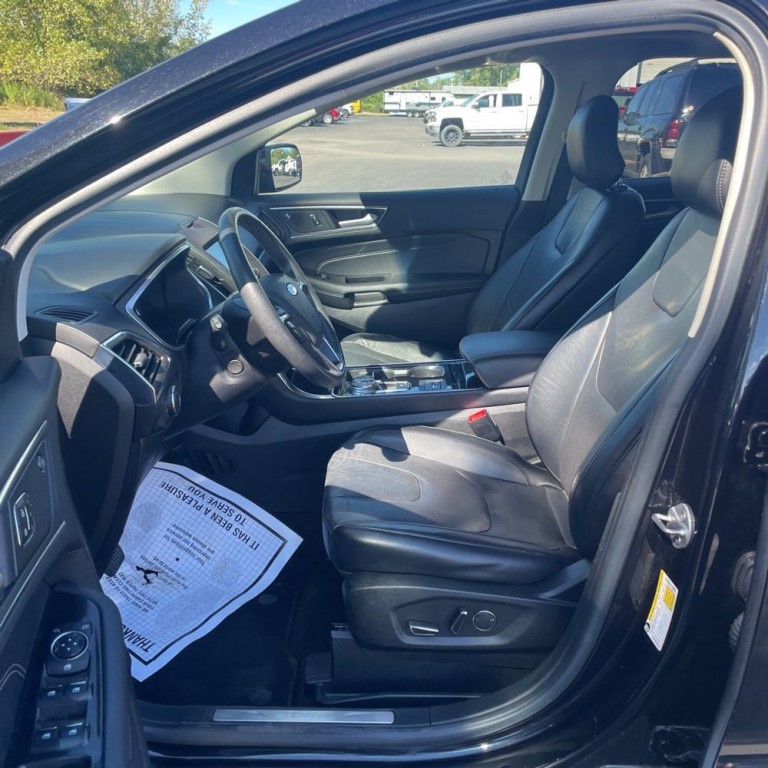 2019 Ford Edge Image 8
