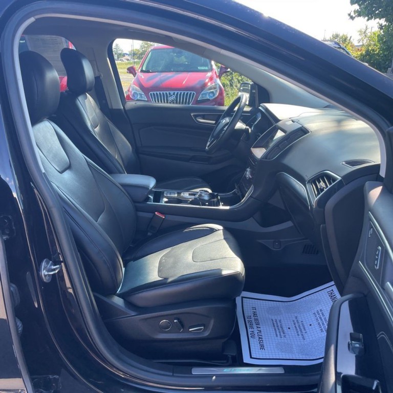2019 Ford Edge Image 9