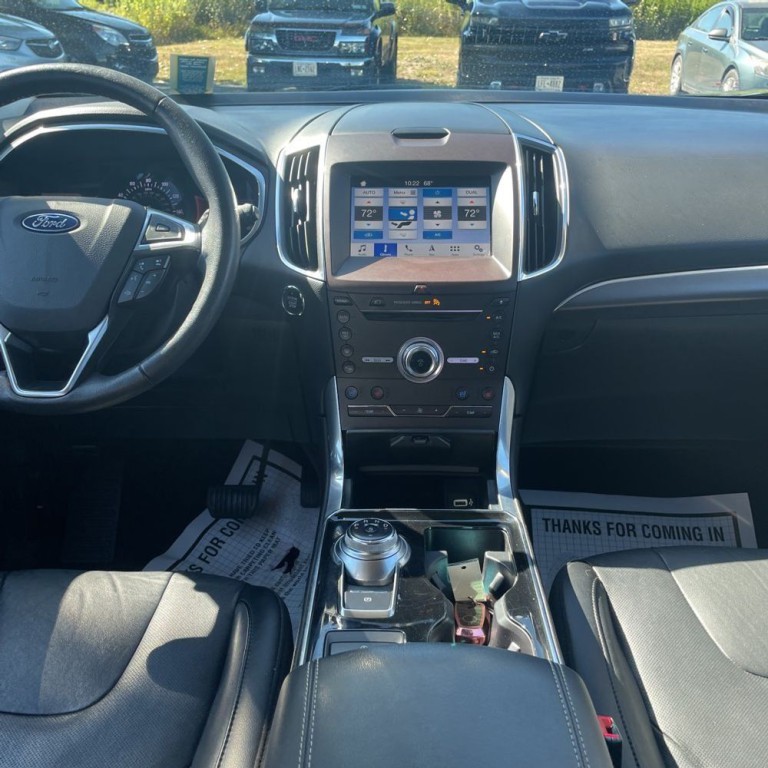 2019 Ford Edge Image 12
