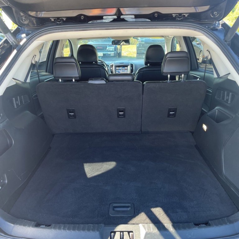 2019 Ford Edge Image 19