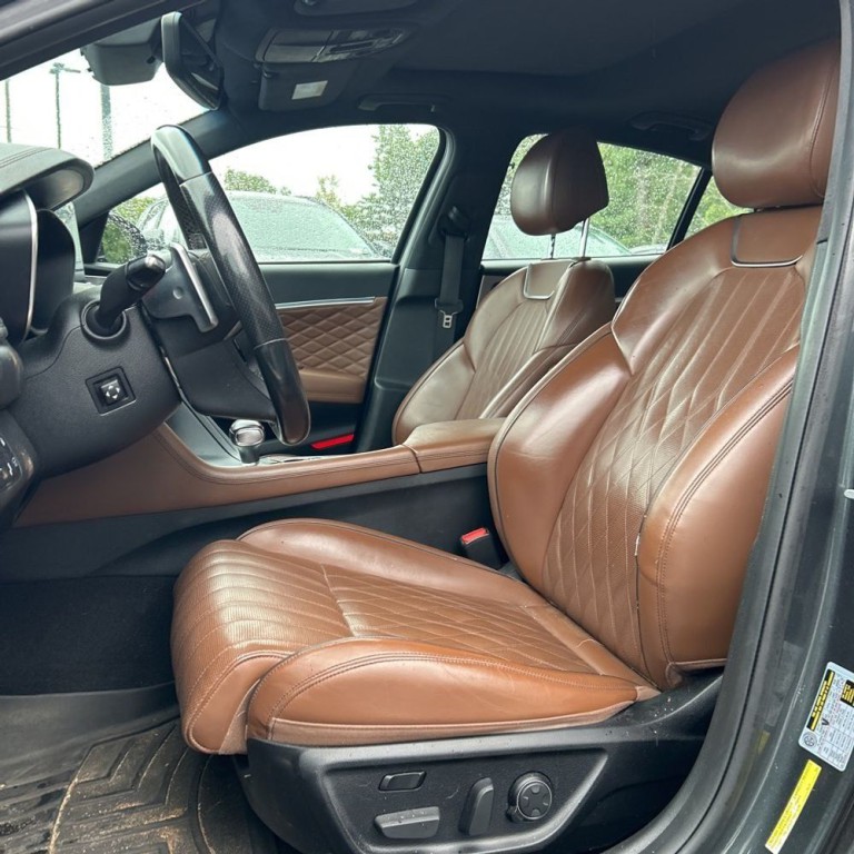2021 Genesis G70 Image 7