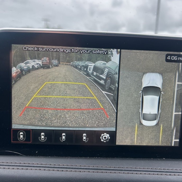 2021 Genesis G70 Image 13
