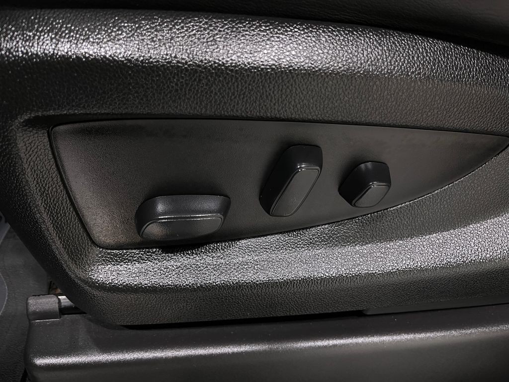 2020 GMC Yukon Image 19