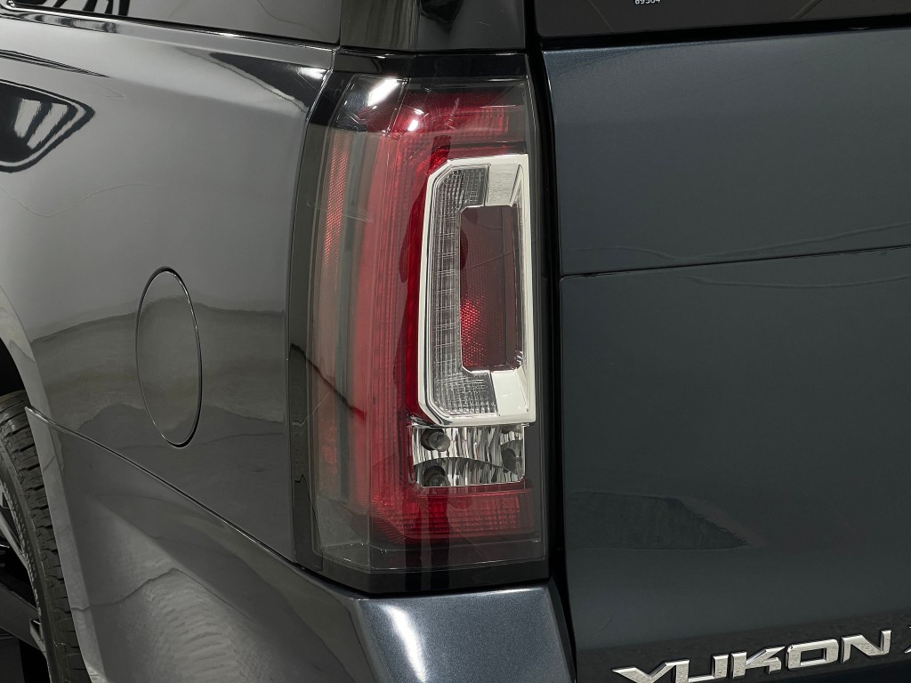2020 GMC Yukon Image 38