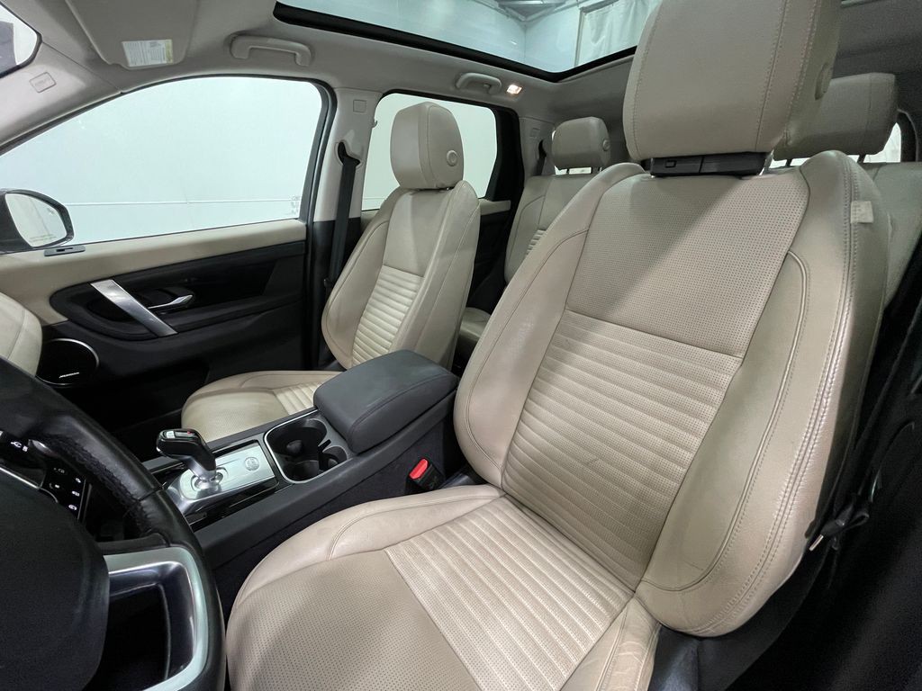 2020 Land Rover Discovery Sport Image 15
