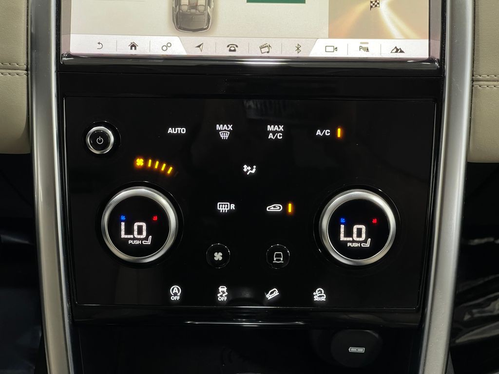 2020 Land Rover Discovery Sport Image 25