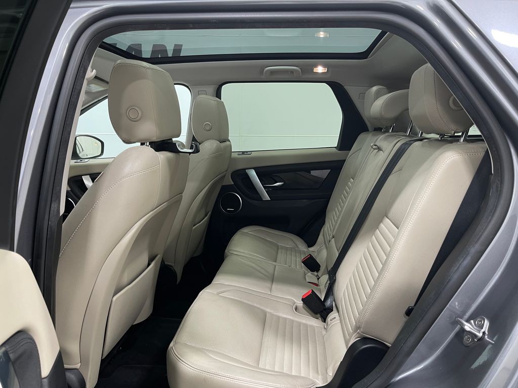 2020 Land Rover Discovery Sport Image 30