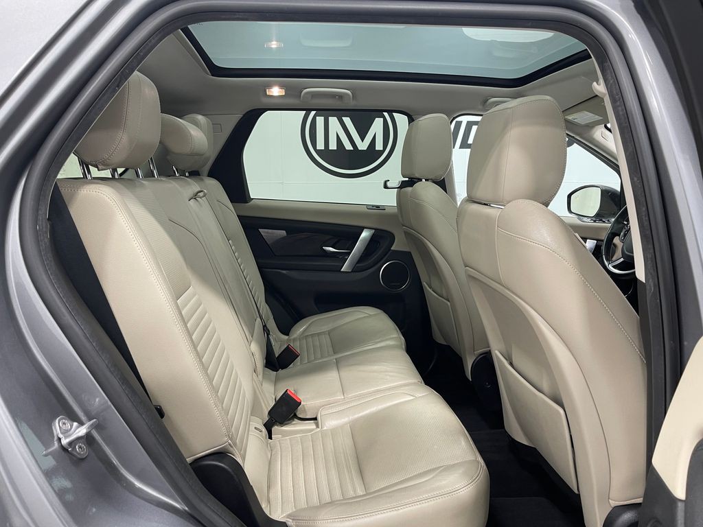 2020 Land Rover Discovery Sport Image 31