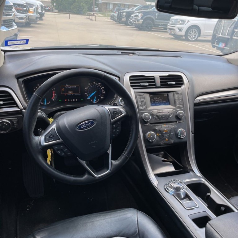 2017 Ford Fusion Image 11