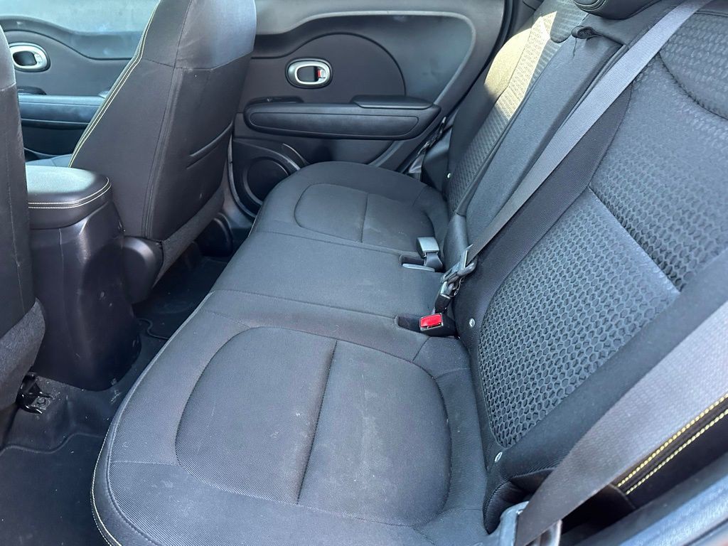 2015 Kia Soul Image 6