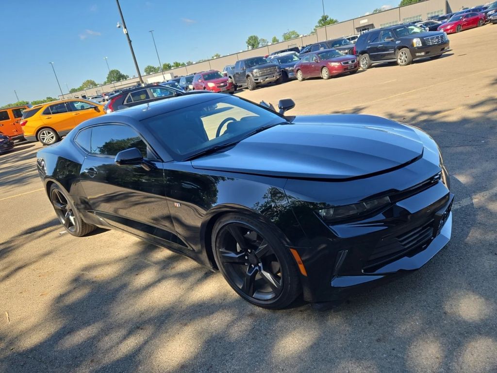 2017 Chevrolet Camaro Image 1