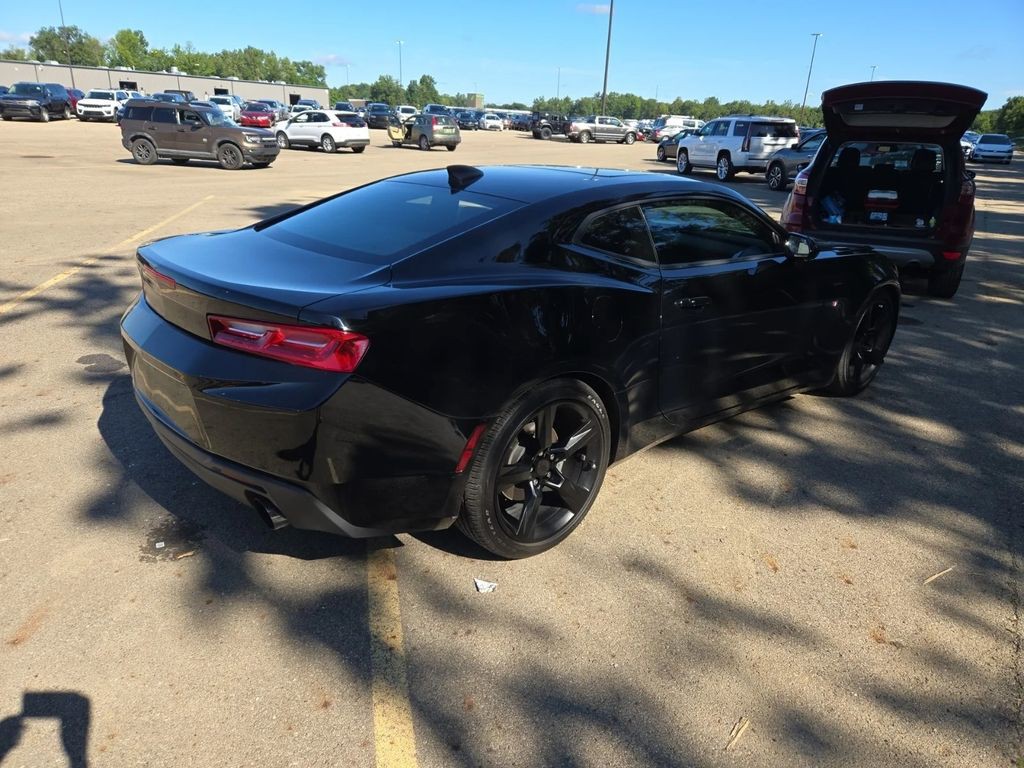2017 Chevrolet Camaro Image 4