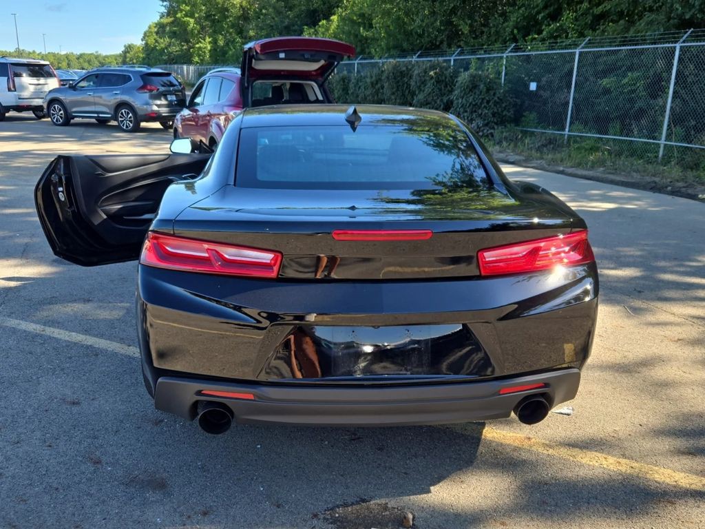 2017 Chevrolet Camaro Image 5