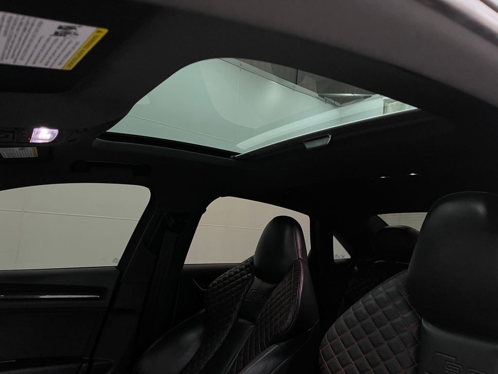 2018 Audi RS 3 Image 12